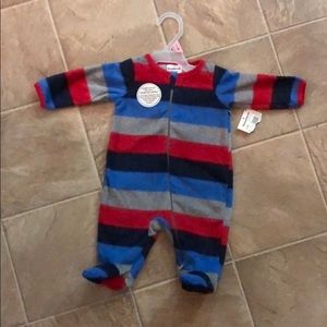 sleep & play footsie